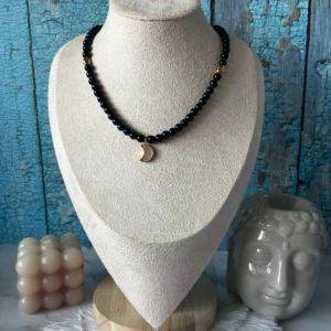 vėrinys "juodasis mėnulis"